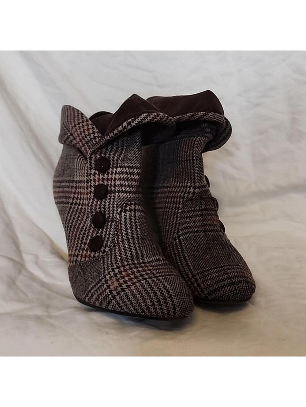 Unique Plaid Fold Over Cuff Wedge Ankle Boots Women's Size 10M EUC